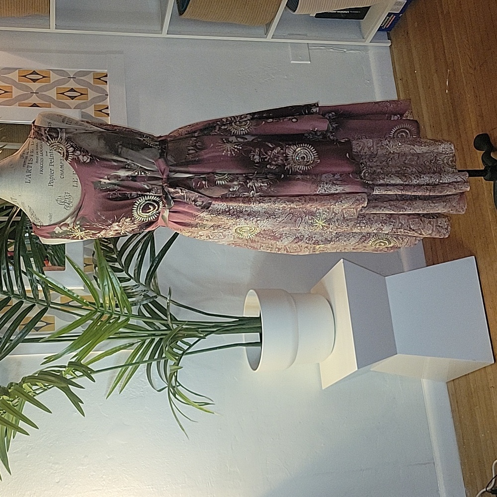 Gorgeous flowy 70% Silk mauve and cream dress with beaded detail dress